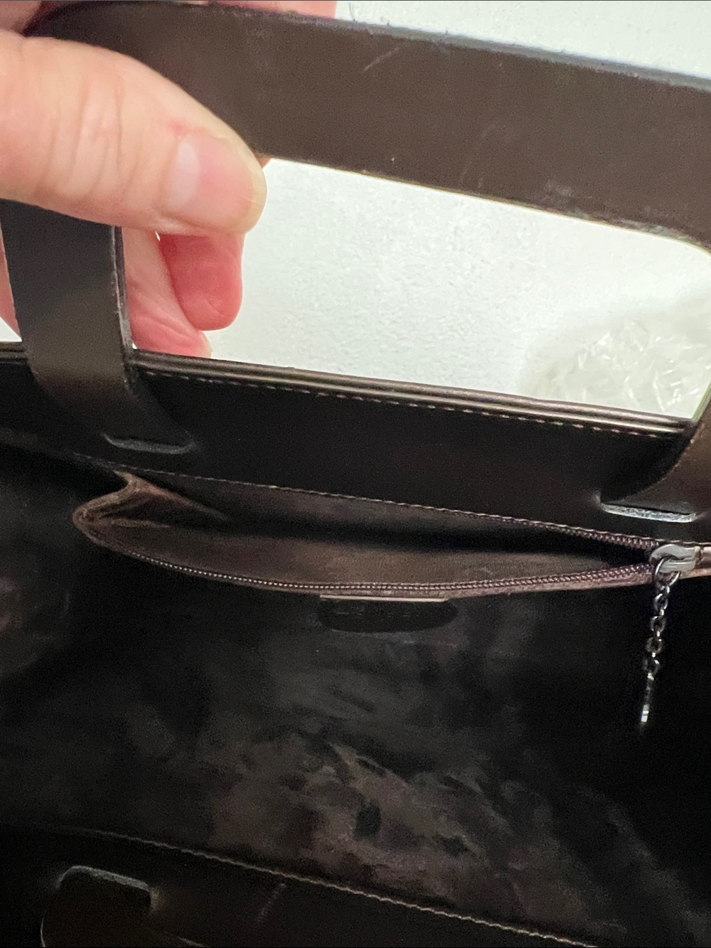 Gucci Bronze Leather Structured Tote with Top Handle and Crossbody Strap - Picture 11 of 15
